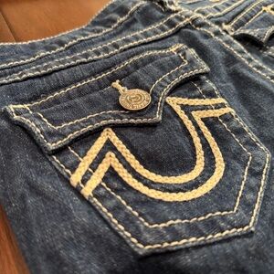 True Religion Women’s Skinny Jean in 2S Body Rise